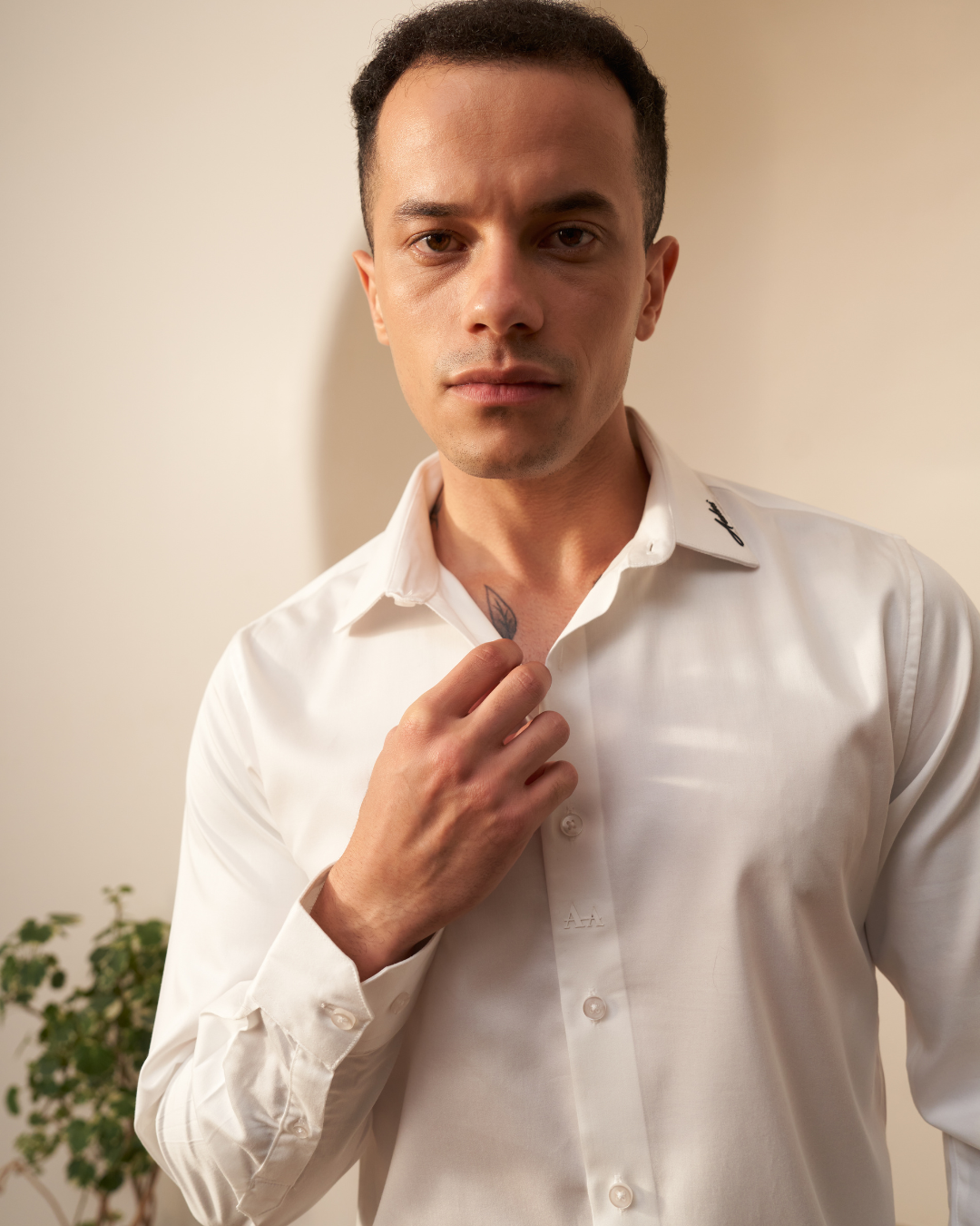 Signature Collar White Shirt