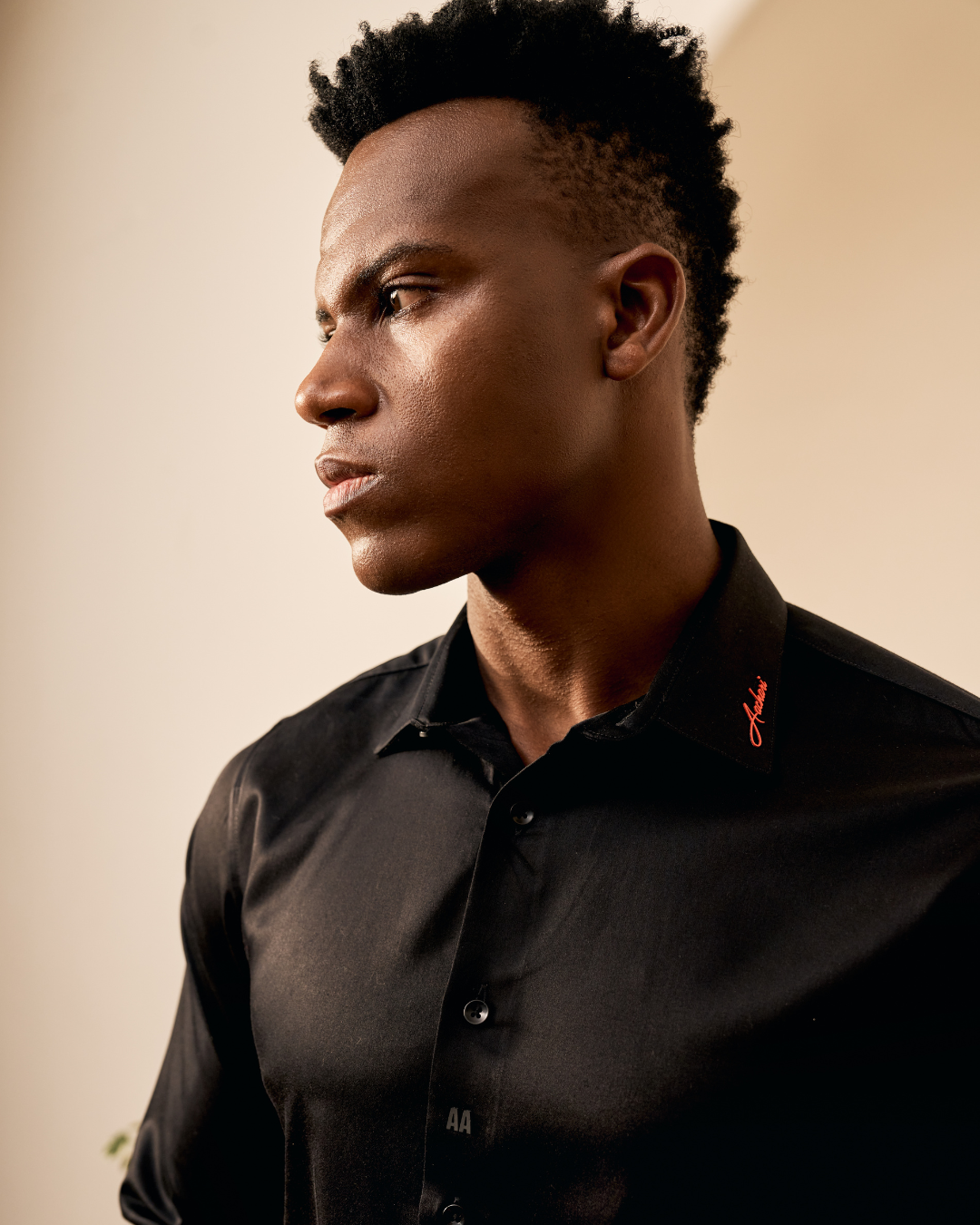 Signature Collar Black Shirt