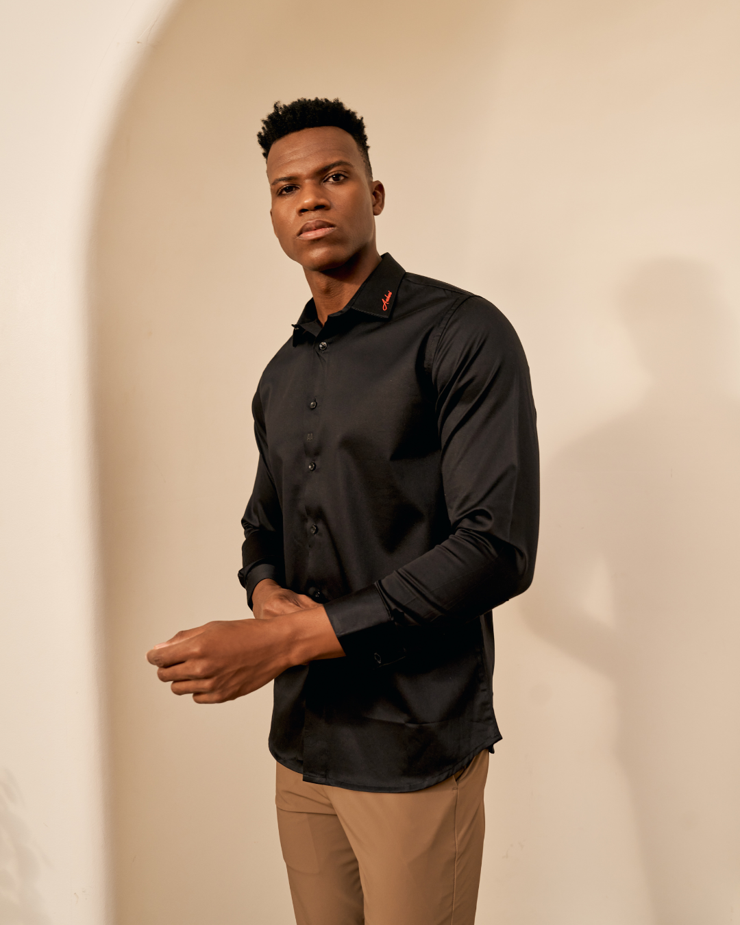 Signature Collar Black Shirt