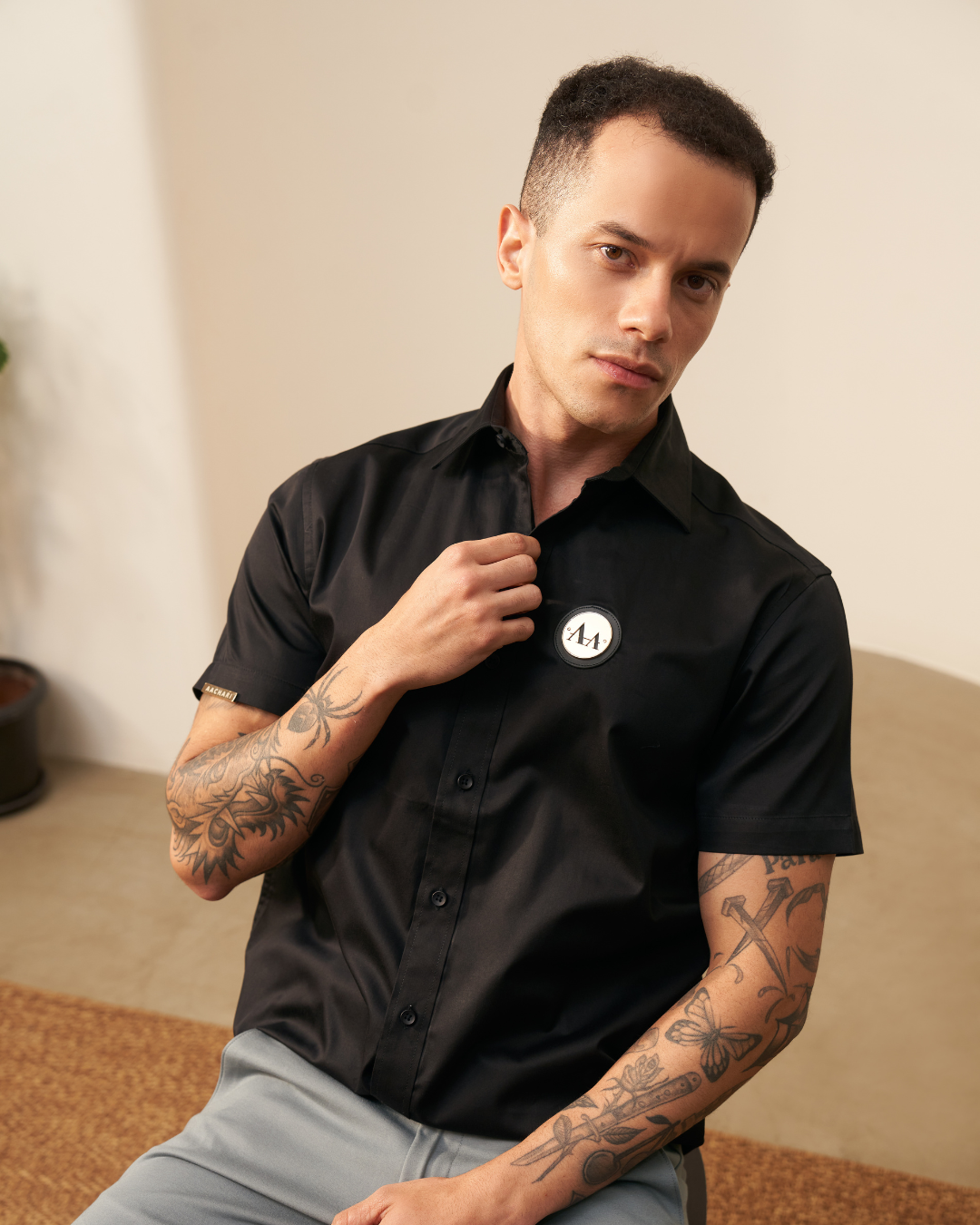 Black Royale Shirt – Golden Logo