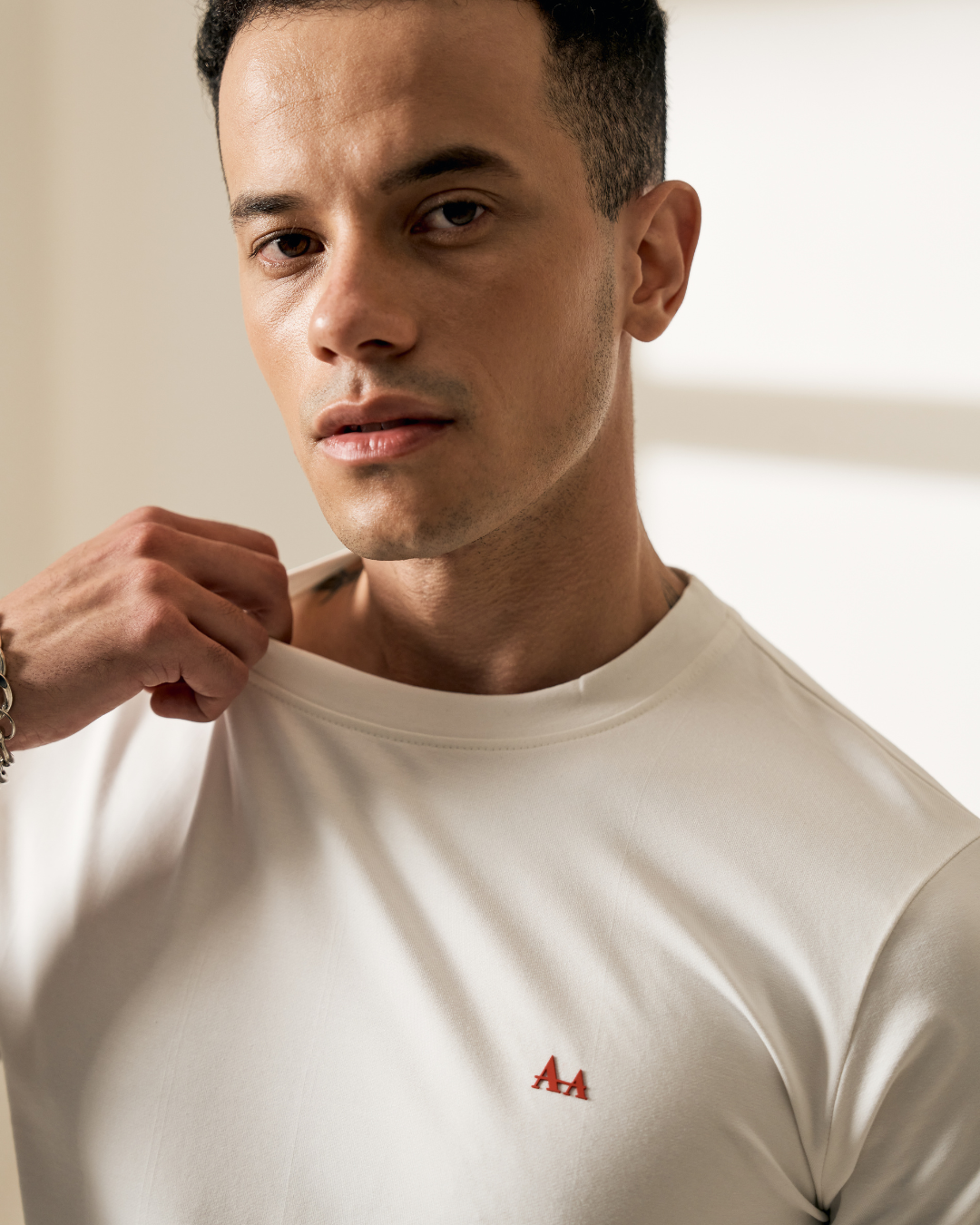 Aachari Classic White T-shirt