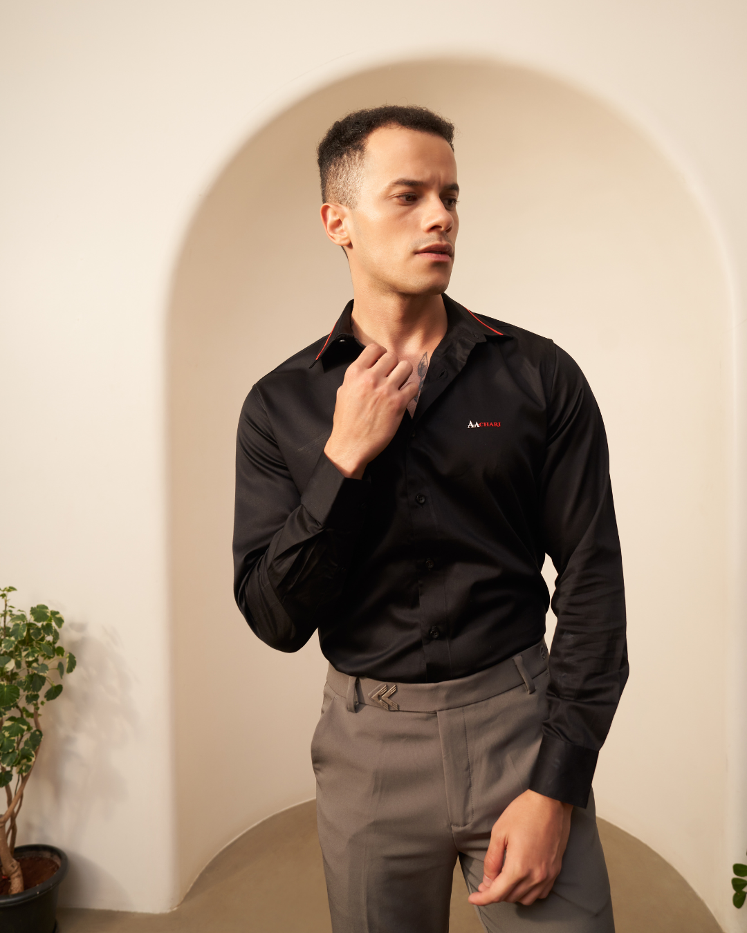 The Red Collar Black Shirt